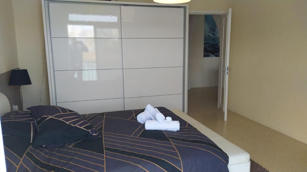 Sea View 2 Bedroom Apartment Marsaskala Exteriör bild