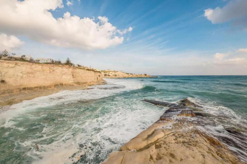 Sea View 2 Bedroom Apartment Marsaskala Exteriör bild